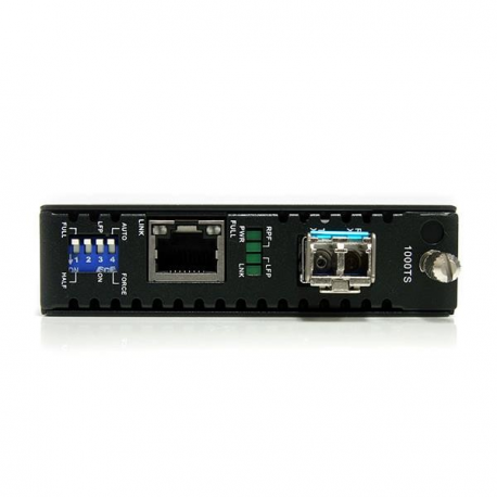 StarTech.com Multimode (MM) LC Fiber Media Converter for 1Gbe Network - 550m Range - Gigabit Ethernet - 850nm - with SFP Transceiver (ET91000LC2) - Fibre media converter - GigE - 1000Base-LX, 1000Base-SX, 1000Base-T - RJ-45 / LC multi-mode - up to 550 m - 850 nm - for P / N: ETCHS2U, SVA12M2NEUA, SVA12M5NA - 2