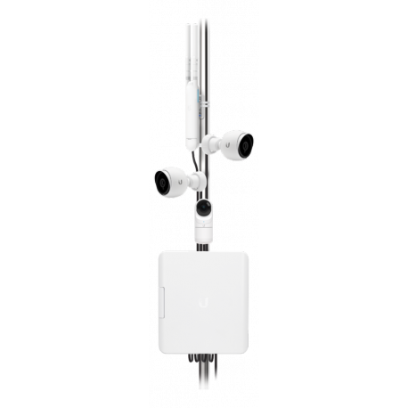 Ubiquiti UniFi Switch USW-FLEX - Switch - Managed - 4 x 10 / 100 / 1000 (PoE) + 1 x 10 / 100 / 1000 (PoE) - wall-mountable, pole-mountable - PoE (46 W) - 7