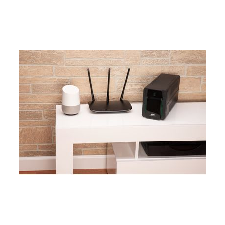 APC Easy UPS BVX Series BVX900LI - UPS - AC 220-240 V - 480 Watt - 900 VA - 9 Ah - output connectors: 4 - 5