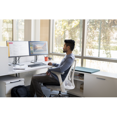 HP E24 G4 - E-Series - LED monitor - 24" (23.8" viewable) - 1920 x 1080 Full HD (1080p) @ 60 Hz - IPS - 250 cd / m² - 1000:1 - 5 ms - HDMI, VGA, DisplayPort - black - promo - 2