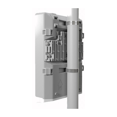 MikroTik netFiber 9 - Switch - Managed - 5 x SFP + 4 x SFP+ - pole-mountable - PoE - DC power  /  PoE - 1