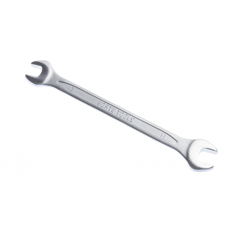 Equip - Patch cable - RJ-45 (M) to RJ-45 (M) - 25 cm - screened shielded twisted pair (SSTP) - CAT 6 - halogen-free, molded, stranded - orange - 1