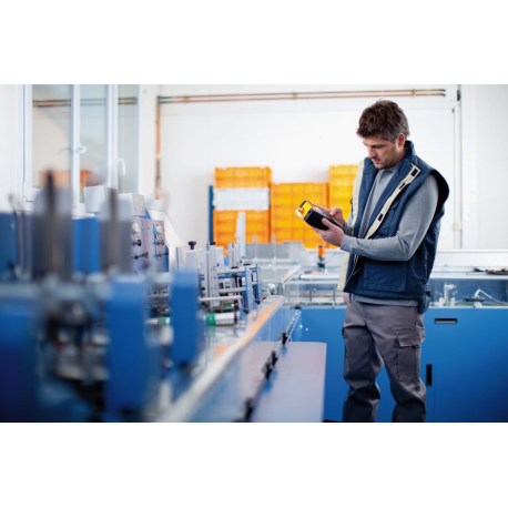 DYMO Rhino 5200 - Hard Case Kit - labelmaker - B / W - Roll (1.9 cm) - cutter - yellow - 18