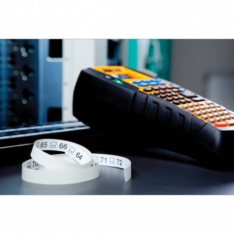 DYMO Rhino 5200 - Hard Case Kit - labelmaker - B / W - Roll (1.9 cm) - cutter - yellow - 36