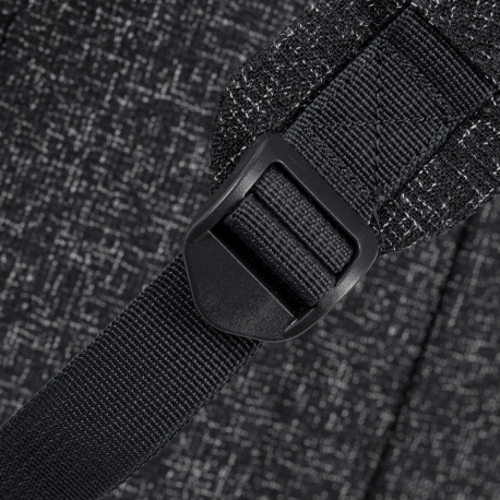 Riva Case Anvik 7962 - Notebook carrying backpack - up to 15.6" - black - 18