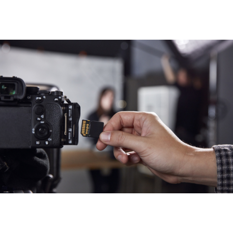 Kingston Canvas React Plus - Flash memory card - 128 GB - Video Class V60 / UHS-II U3 / Class10 - SDXC UHS-II - 4