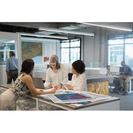 HP DesignJet Z6 PostScript - 44" large-format printer - colour - ink-jet - Roll (111.8 cm) - 2400 x 1200 dpi - up to 1.1 min / page (mono)  /  up to 1.1 min / page (colour) - capacity: 1 roll - Gigabit LAN, USB host - cutter - 37