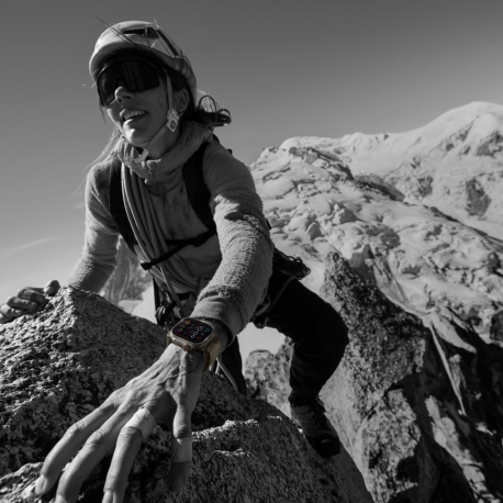 Apple Watch Ultra 2 - 49 mm - titanium - smart watch with Trail Loop - nylon weave - orange / beige - band size: M / L - 64 GB - Wi-Fi, LTE, UWB, Bluetooth - 4G - 61.4 g - 6