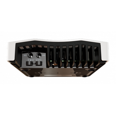 MikroTik CRS304-4XG-IN - Switch - 4 x 1 / 2.5 / 5 / 10GBase-T + 1 x 10 / 100 / 1000 (PoE) - desktop - PoE - 4