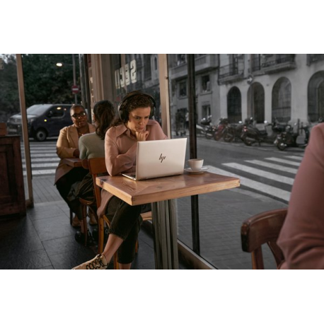 HP EliteBook 8 G1i Notebook AI - 174-degree hinge design - Intel Core Ultra 5 - 225U / up to 4.8 GHz - Win 11 Pro - Intel Graphics - 16 GB RAM - 512 GB SSD NVMe - 14" IPS 1920 x 1200 - Wi-Fi 7, Bluetooth - glacier silver - kbd: Pan Nordic - 8