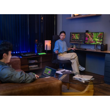 HP ZBook Ultra G1a Mobile Workstation - AMD Ryzen AI Max Pro - 390  /  up to 5 GHz - Win 11 Pro - Radeon 8050S - 64 GB RAM - 1 TB SSD NVMe, TLC - 14" OLED touchscreen 2880 x 1800 (2.8K) @ 120 Hz - Wi-Fi 7, Bluetooth - meteor silver - kbd: Pan Nordic - 4