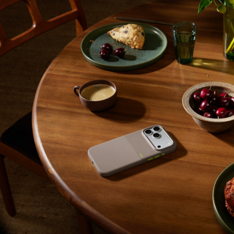 Beats - Back cover for mobile phone - MagSafe compatibility - soft thermoplastic polyurethane (TPU) - alpine gray - for iPhone 17 Pro Max - 2